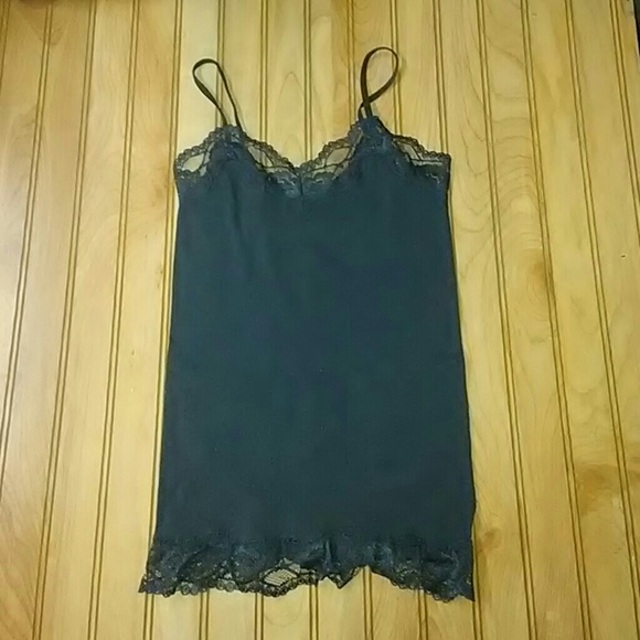 Tanktops - Picture 1 of 2